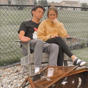 Yellow Sweatshirt!!!☀️